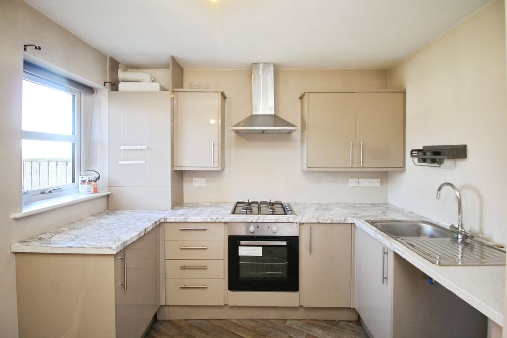 Property photo 2 of 12 Kitchen