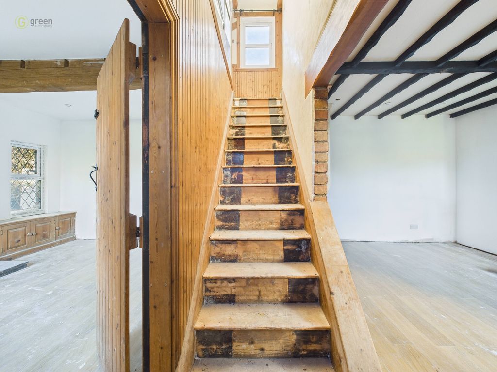 Property photo 2 of 28