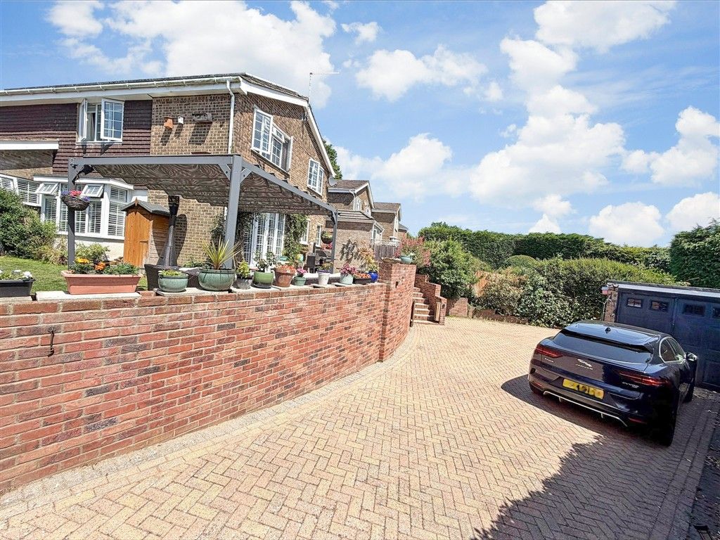 Property photo 1 of 8 Front