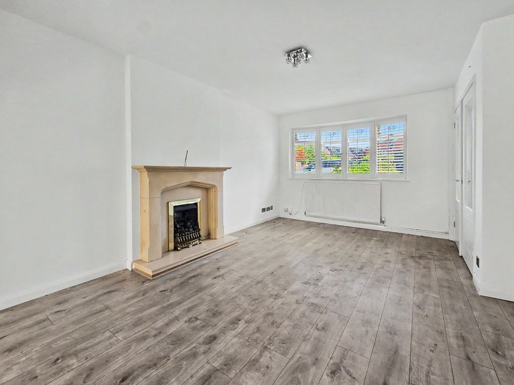 Property photo 2 of 33