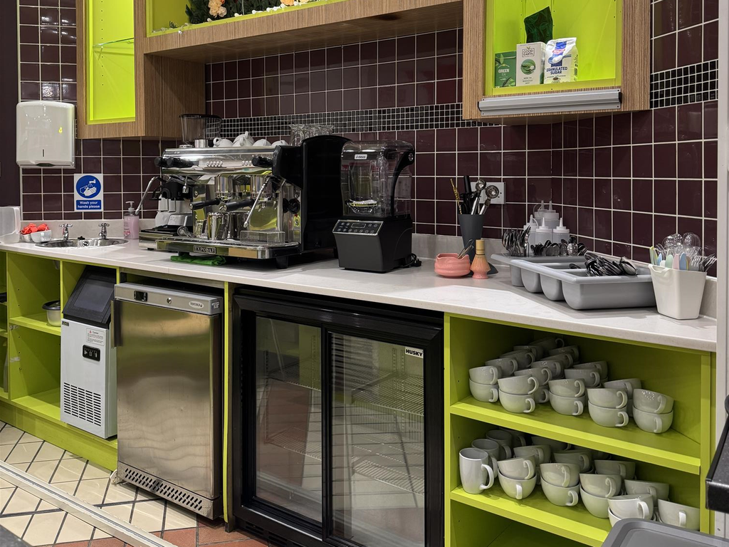 Property photo 3 of 7 Photo 2