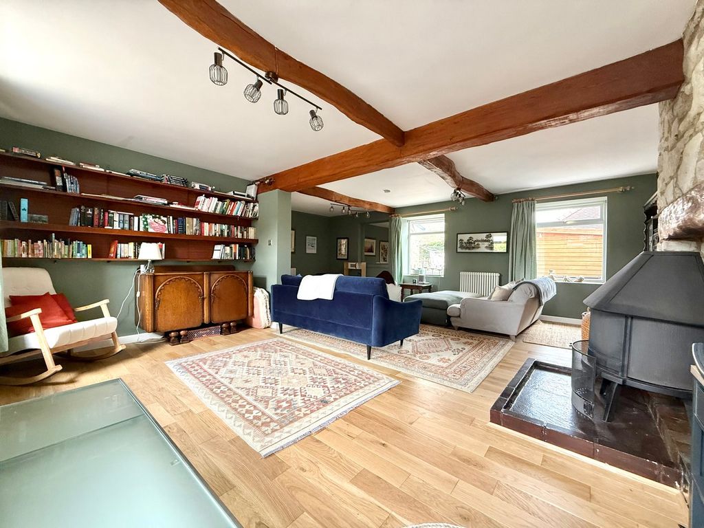Property photo 2 of 23