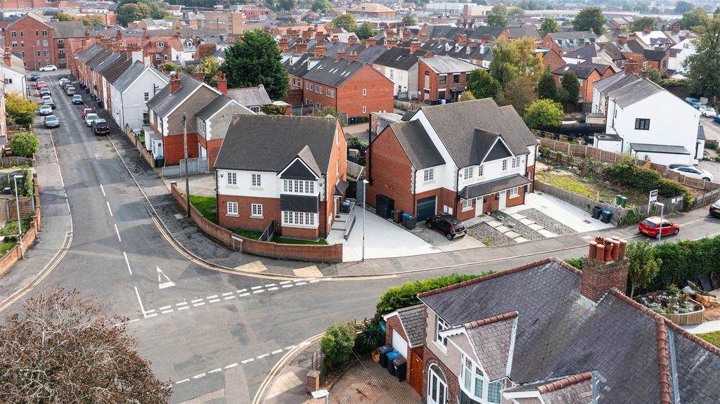 Property photo 1 of 20 Front Mill Hill.Jpg