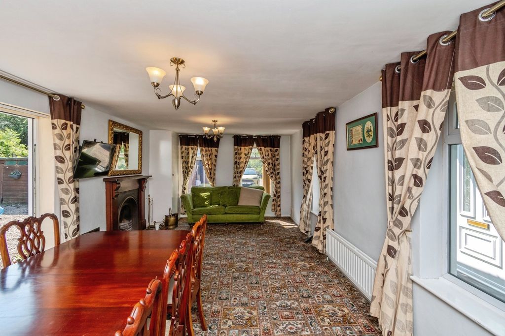 Property photo 3 of 20 Pbox-Img.Jpg