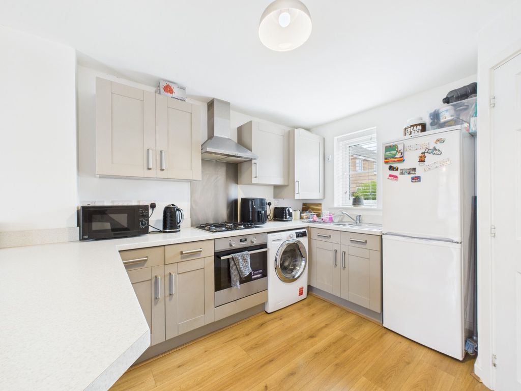 Property photo 2 of 14 4437575