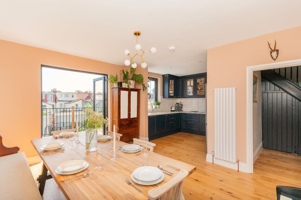 Property photo 1 of 38 1R1Rbn - Kitchen Diner B.Jpg