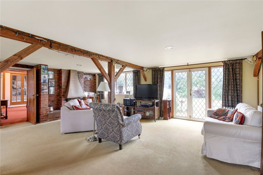 Property photo 3 of 16 Sitting Room