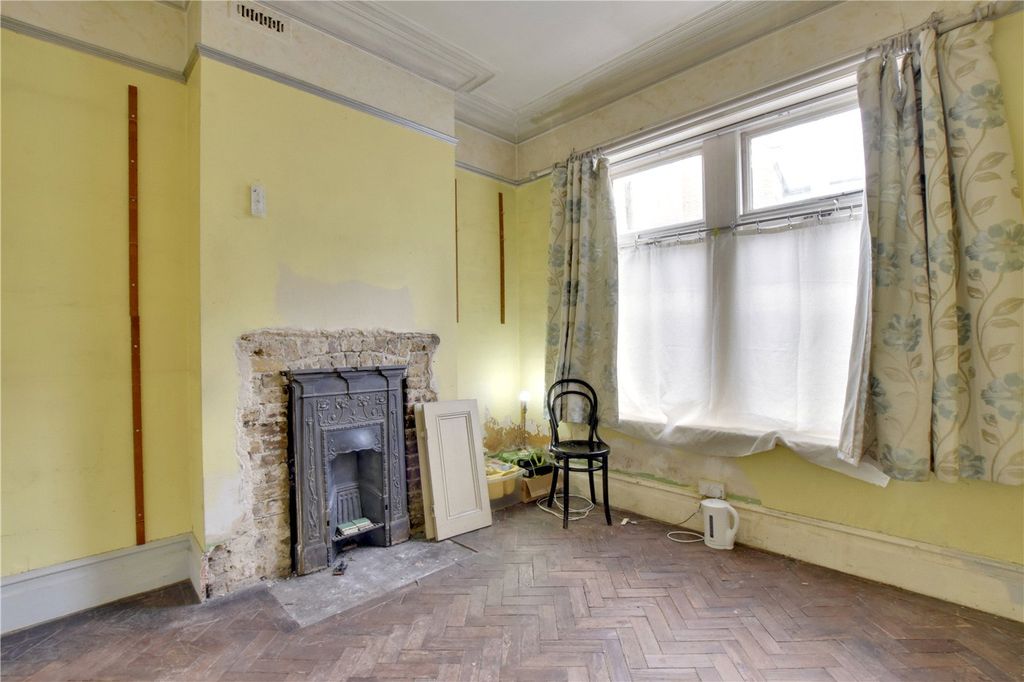 Property photo 3 of 19 Picture No. 02