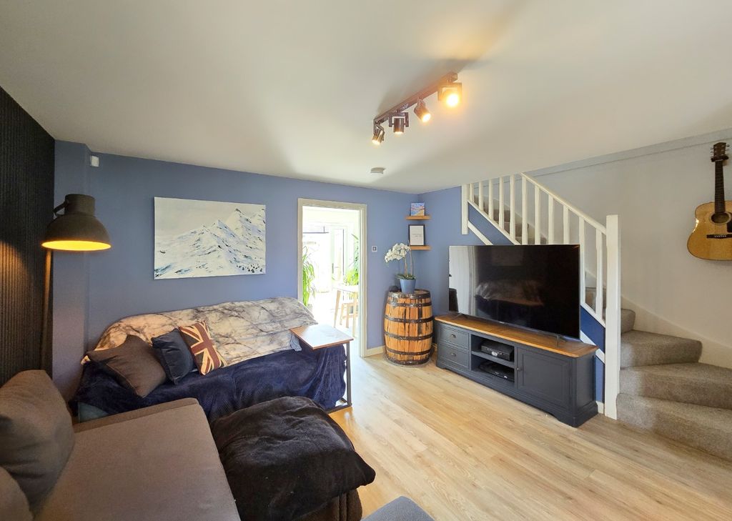 Property photo 2 of 10 5306732