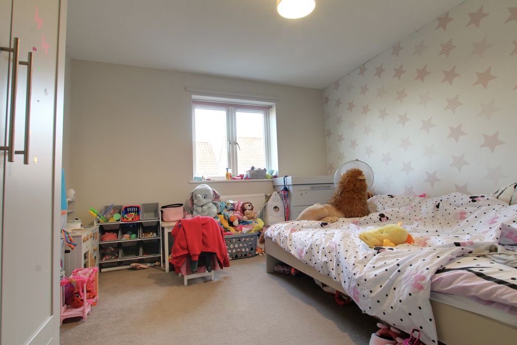 2 bed flat for saleTreeway, Chatteris PE16 photo 5