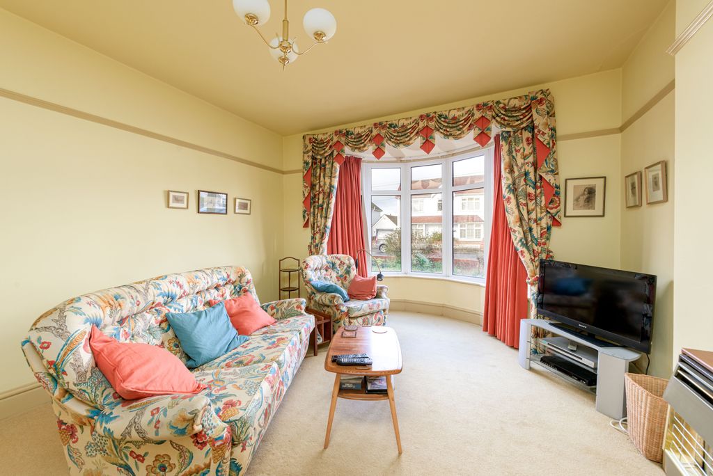 Property photo 3 of 36