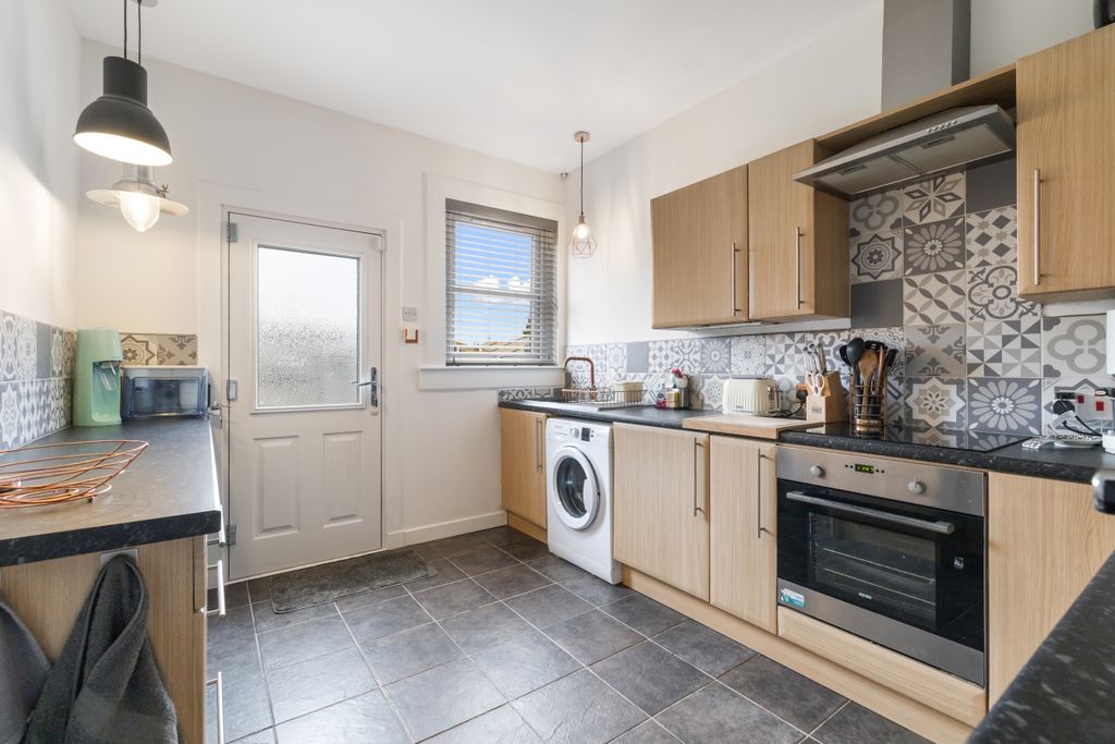 Additional image 5 of 2 bed flat for saleAlmond Street, Grangemouth FK3