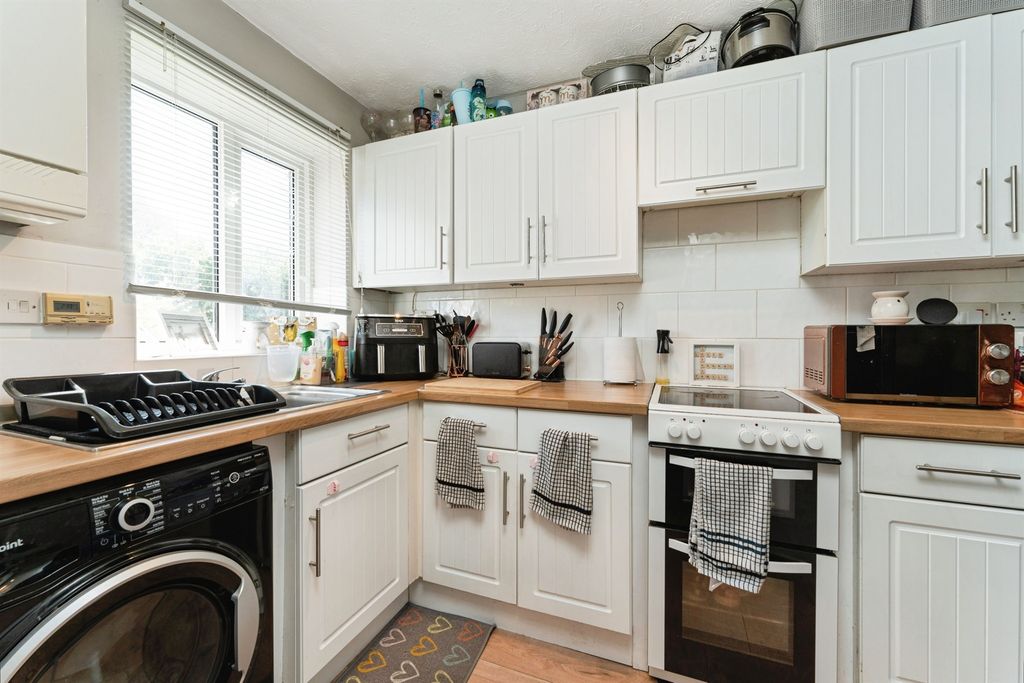 Property photo 2 of 14