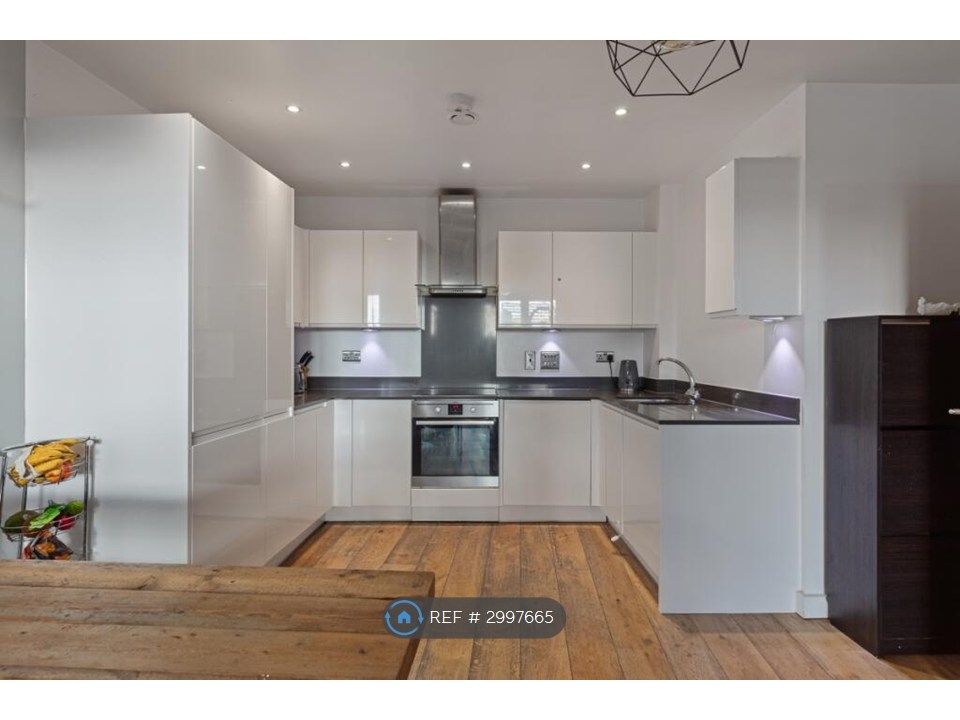 Property photo 2 of 10 Kitchen