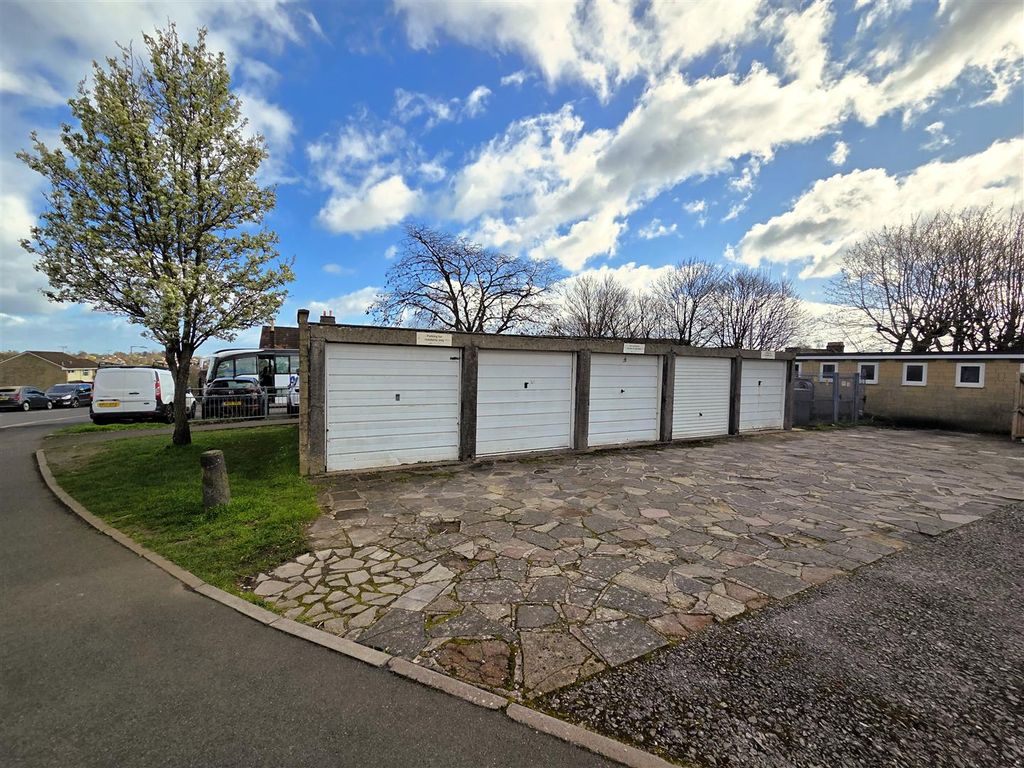 Property photo 1 of 5 Garages At Selwood - Main 2.Jpg