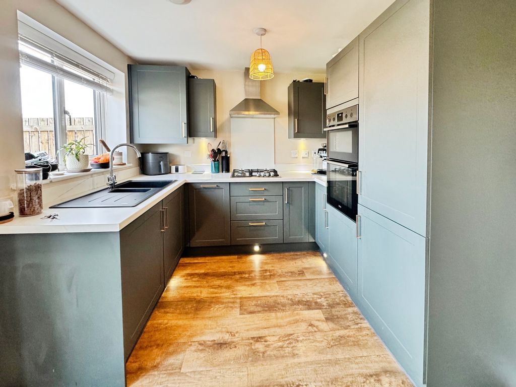 Property photo 2 of 12 Photo 7