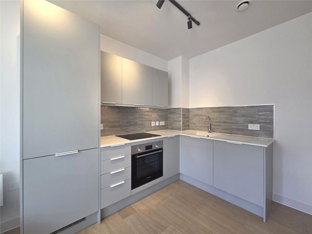 Property photo 2 of 10 Kitchen