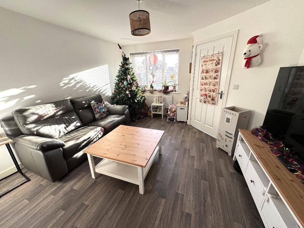 Property photo 3 of 14 Lounge