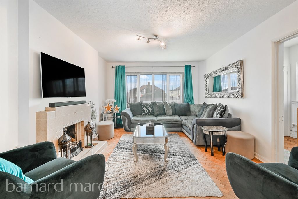 Property photo 2 of 13