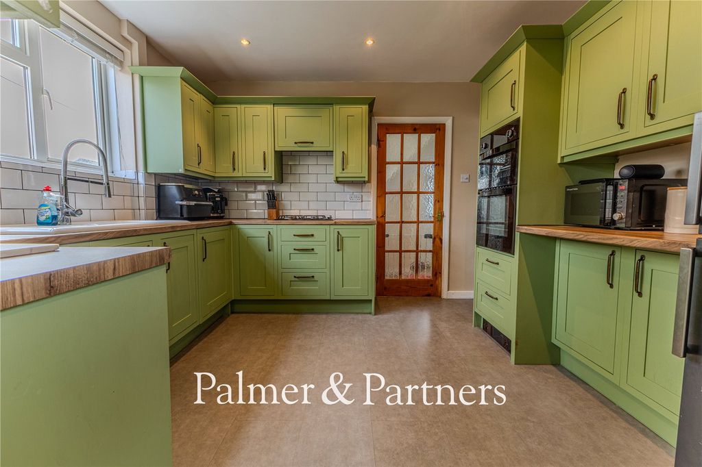 Property photo 3 of 18 Picture No. 01