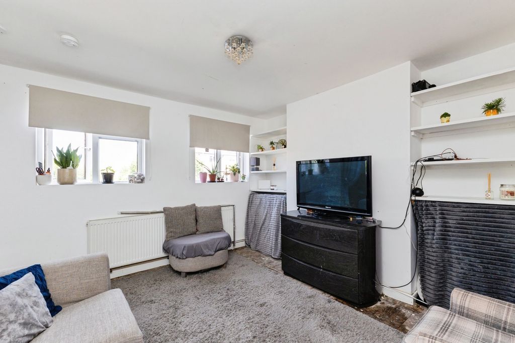 Property photo 3 of 16 Pbox-Img.Jpg