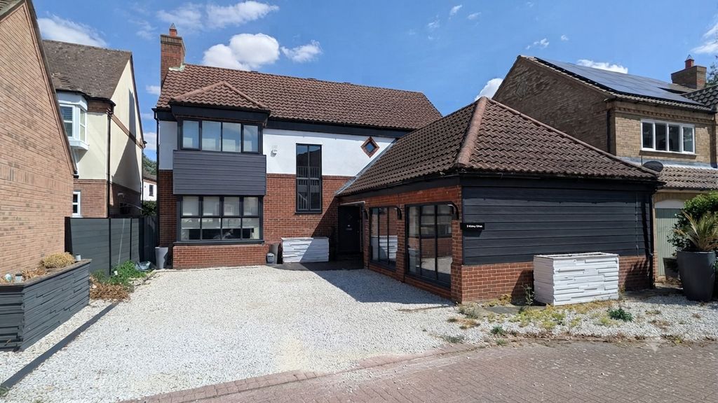 Property photo 1 of 30