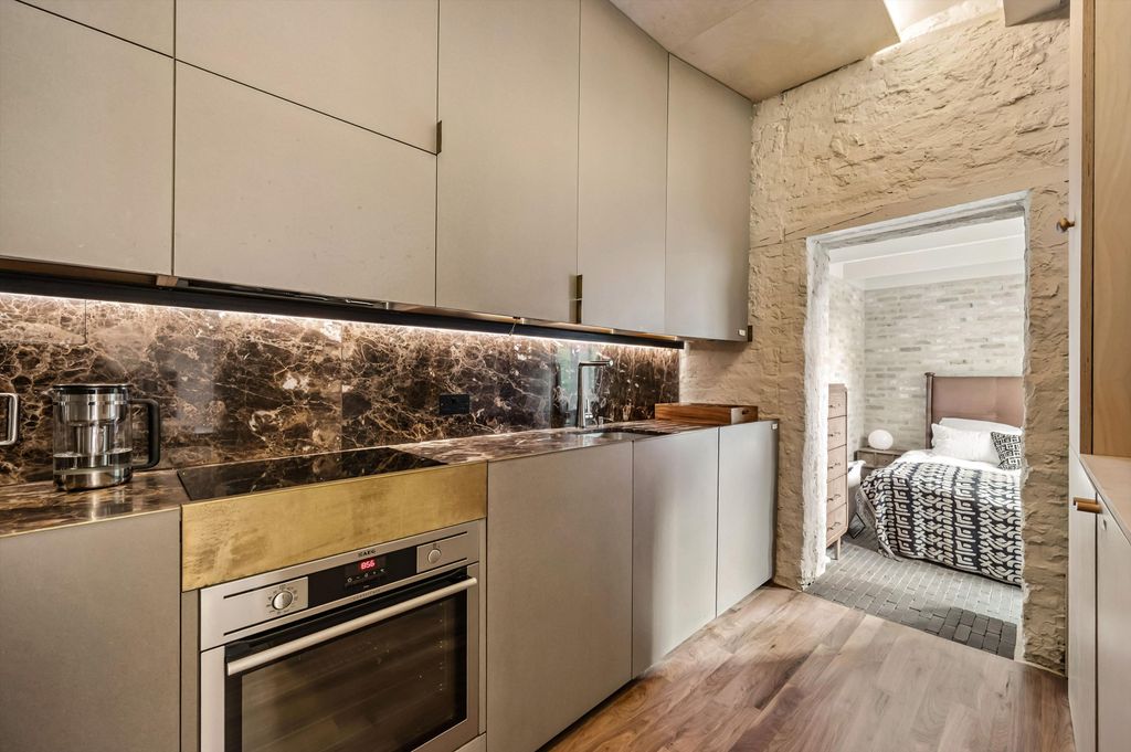 Property photo 3 of 14 Image