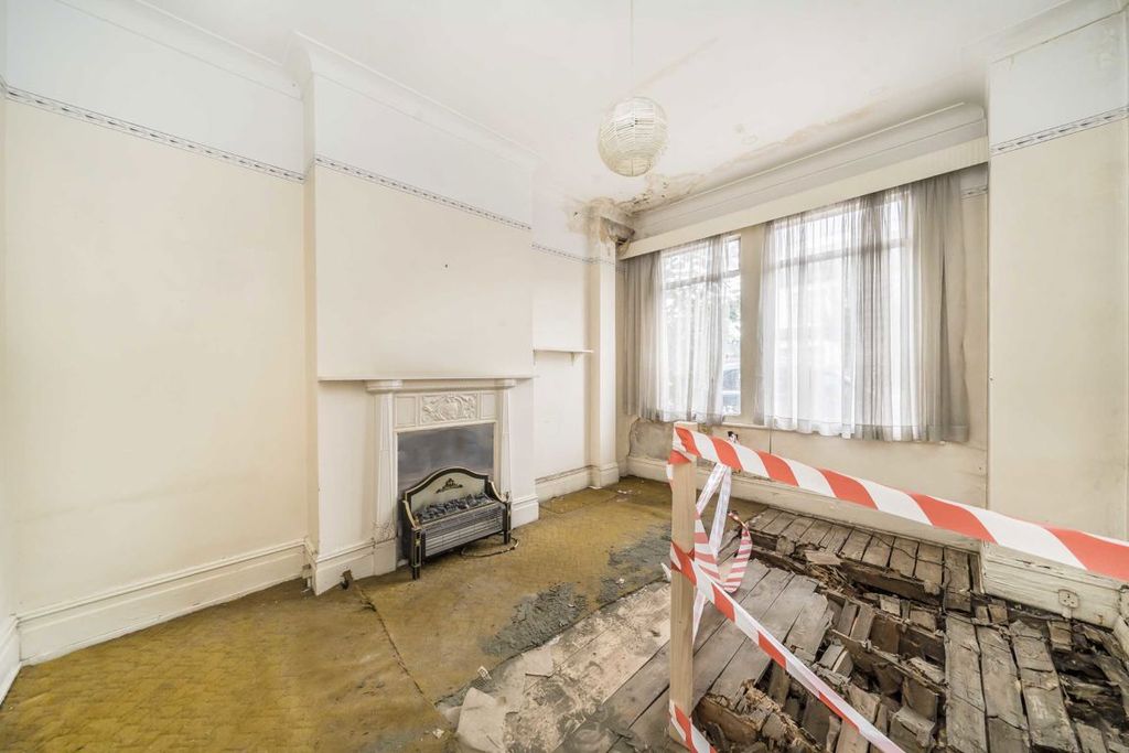 Property photo 2 of 8