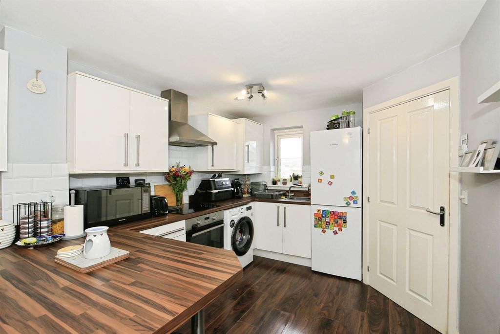 Property photo 2 of 13