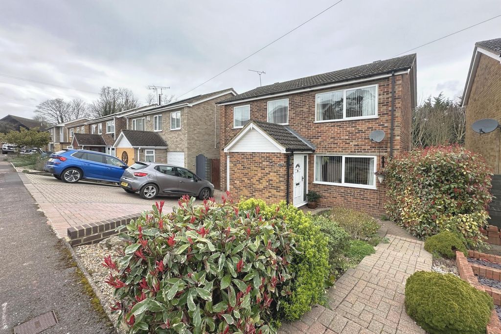 Property photo 1 of 17 Photo 2