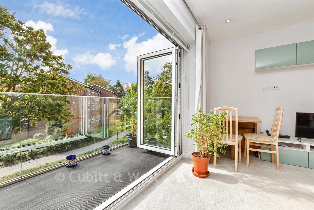 Property photo 1 of 11 Balcony / Terrace
