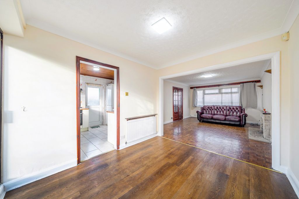 Property photo 3 of 20 1387128-8-69304B0...