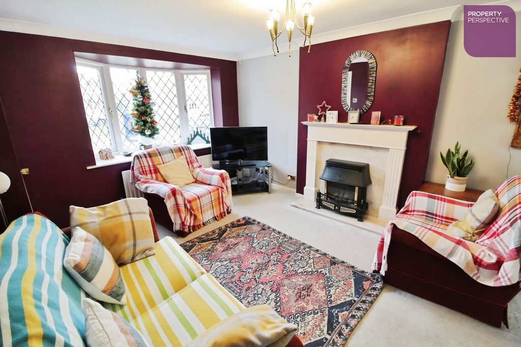 Property photo 2 of 11 Living Dining Room