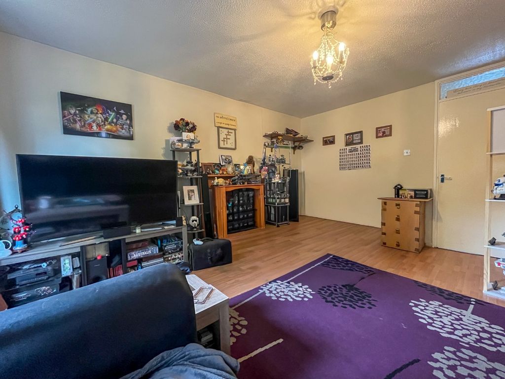 Property photo 3 of 7 4532305