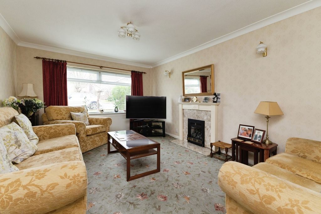 Property photo 3 of 20 Pbox-Img.Jpg