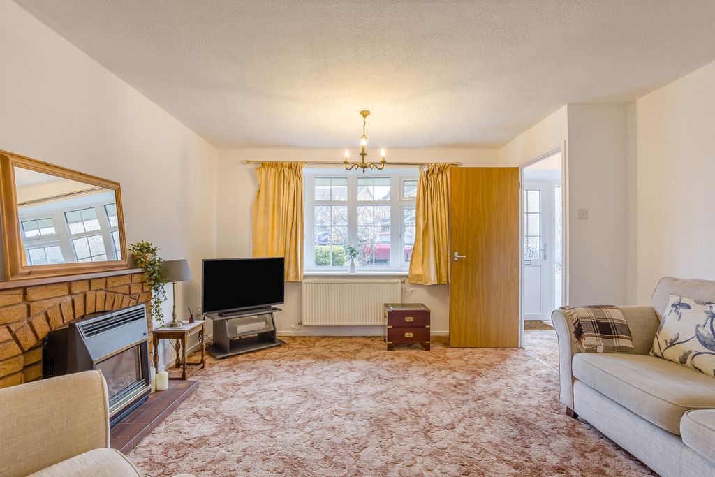 Property photo 3 of 12