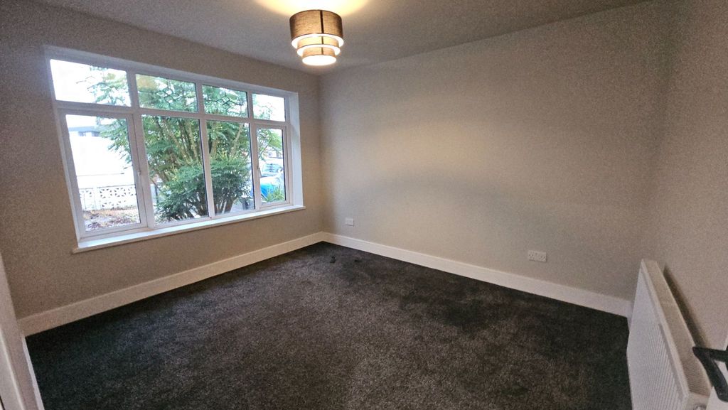 Property photo 3 of 9 Bedroom