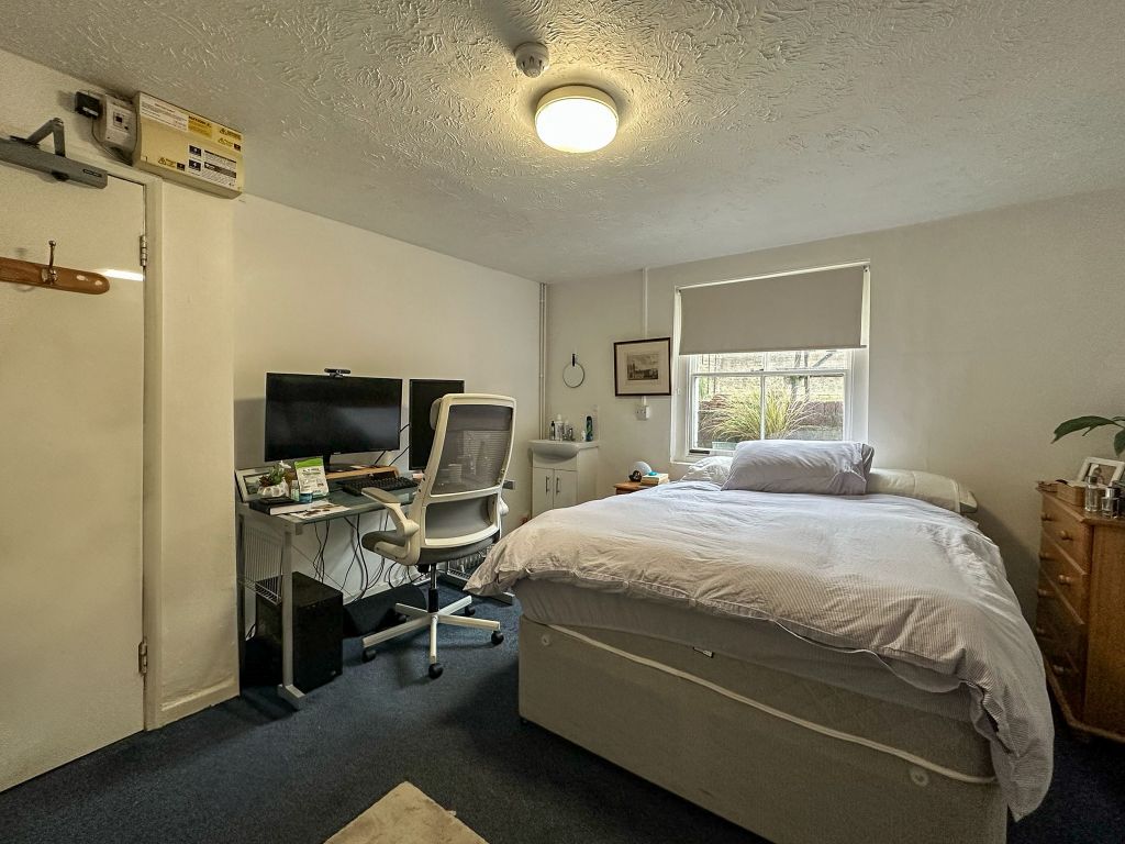 Property photo 2 of 12 Bedroom