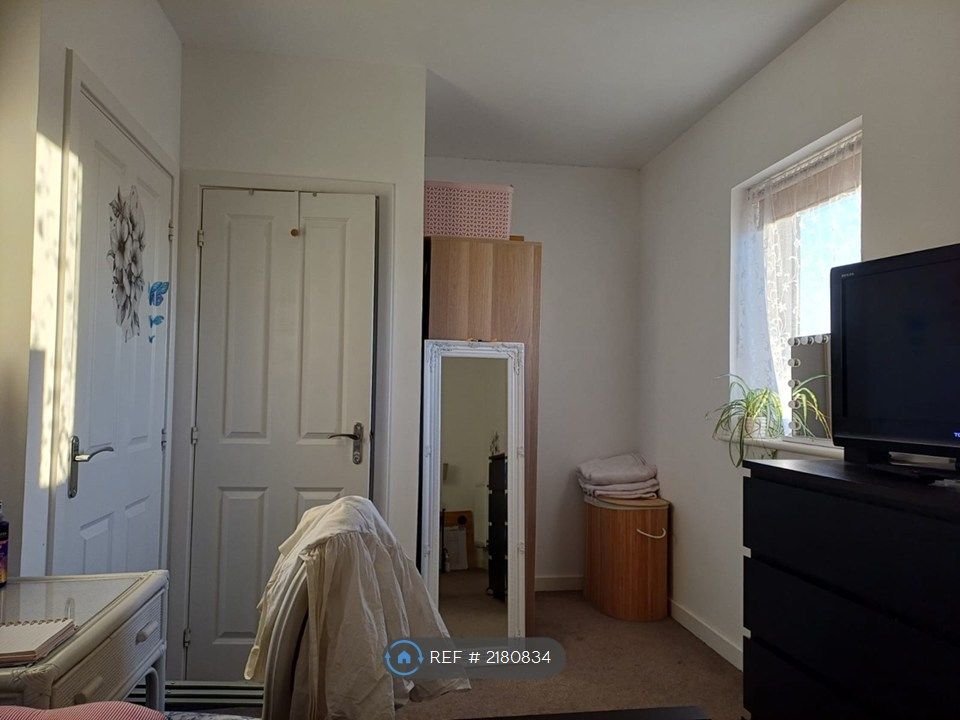 Property photo 3 of 5