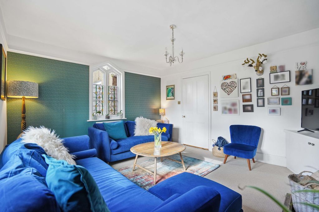 Property photo 3 of 23