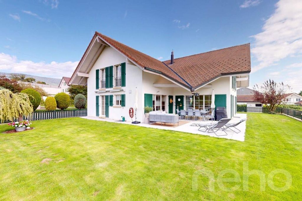 Property photo 2 of 13