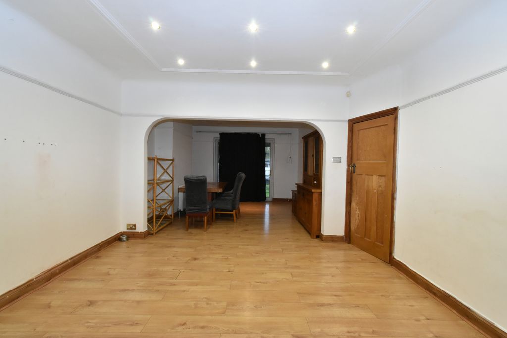 Property photo 3 of 13 Gallery