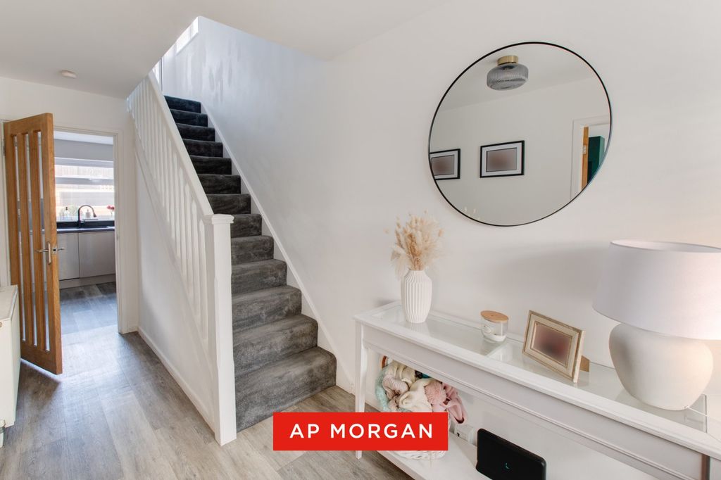 Property photo 2 of 16 Picture No. 14