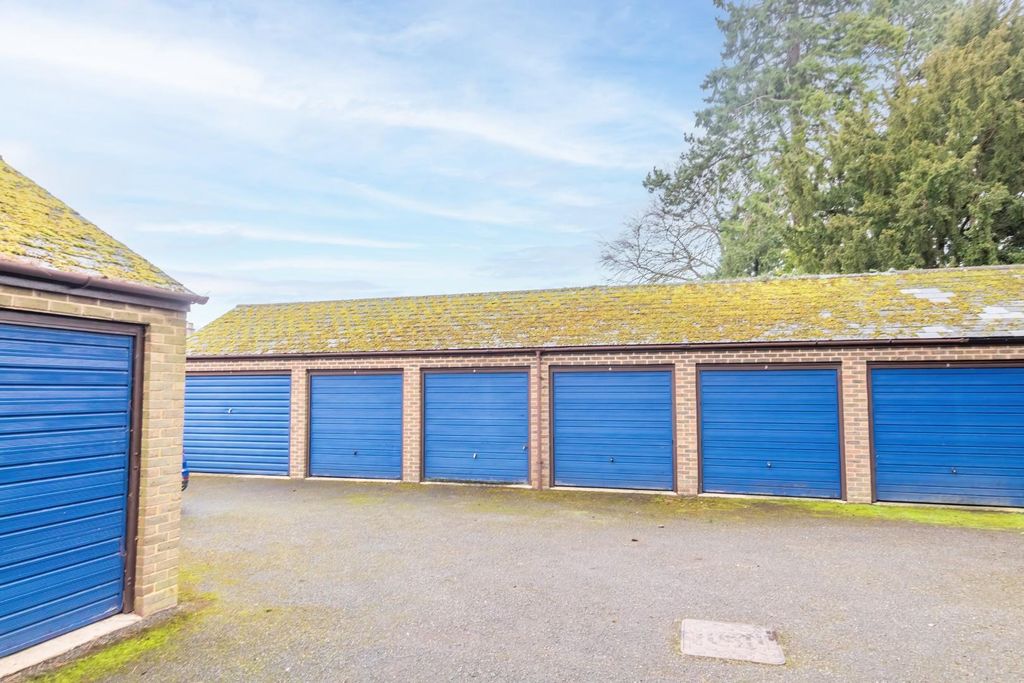 Property photo 3 of 13