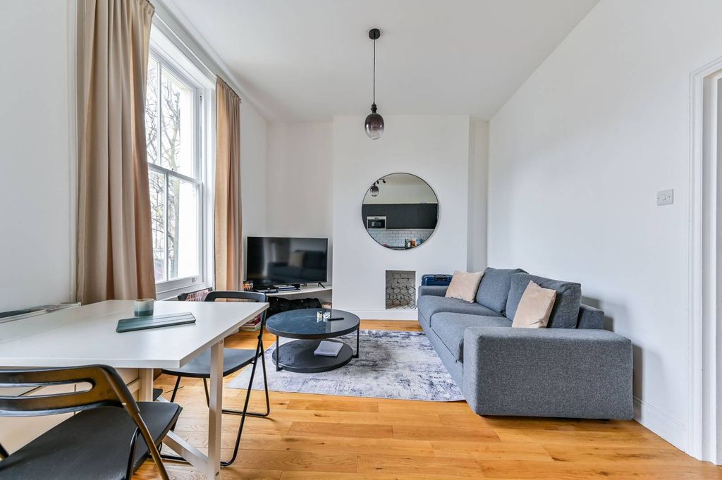 Property photo 3 of 9