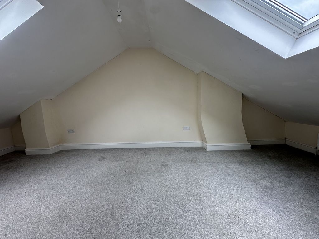 Property photo 2 of 11 Spacious Double Bedroom Featuring Large Skylight W...
