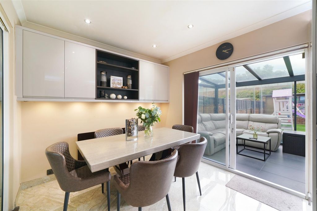 Property photo 1 of 15 87 Tavistock Avenue, Perivale - Oowdksffjvzd0v5Vph