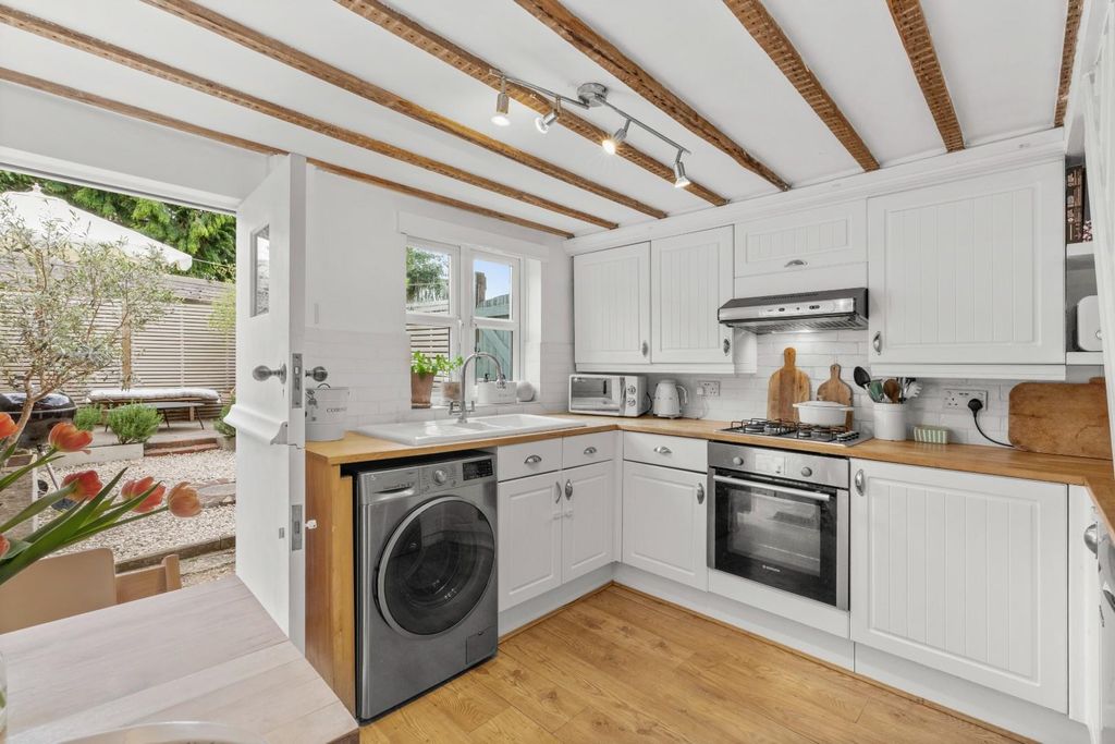 Property photo 3 of 14 Kitchen Dining Room