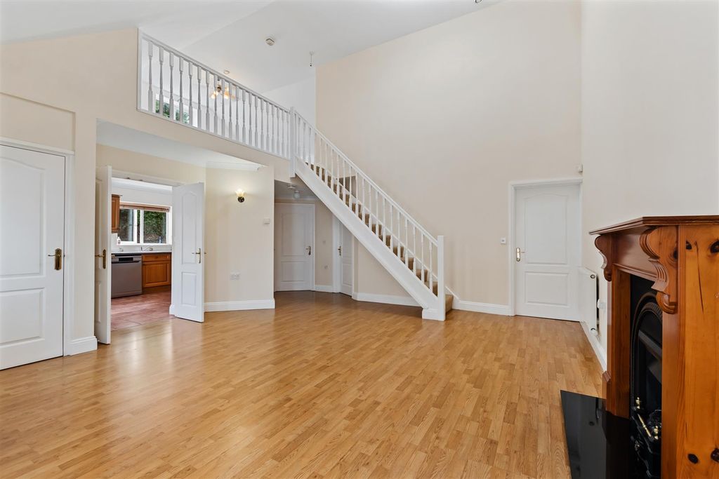 Property photo 3 of 27 4Theturretsweb12.Jpg