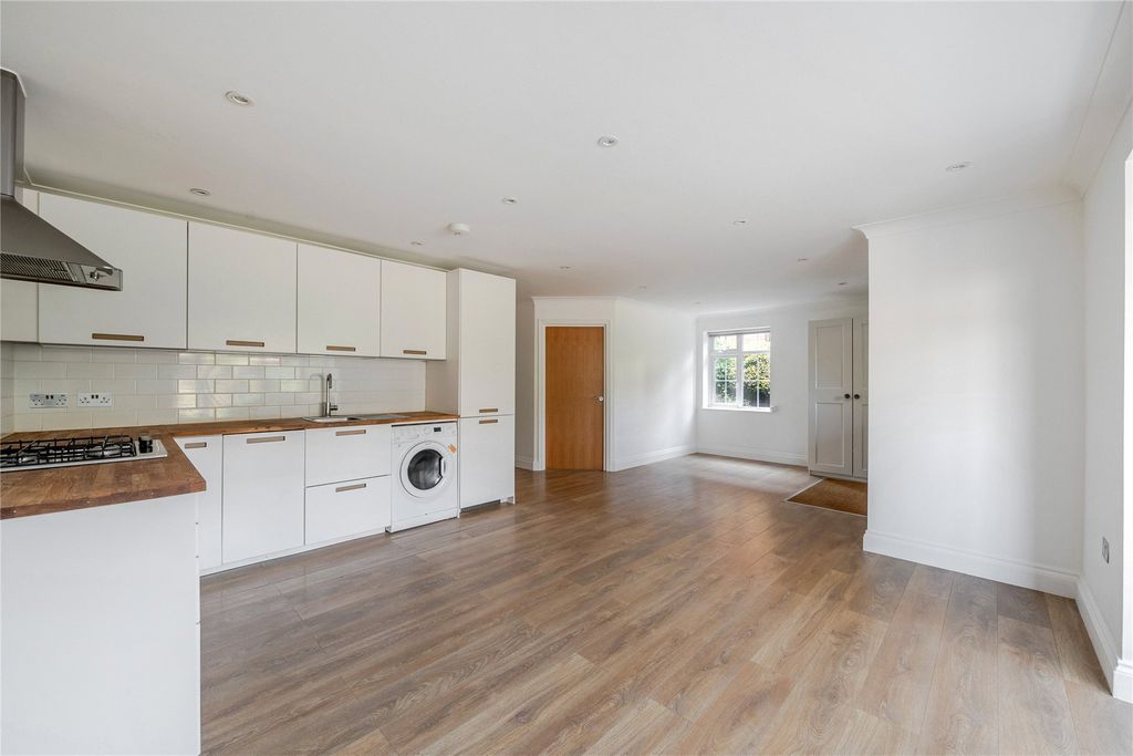 Property photo 2 of 19 Picture No. 04